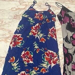 Blue Old Navy maternity floral maxi dress - size small